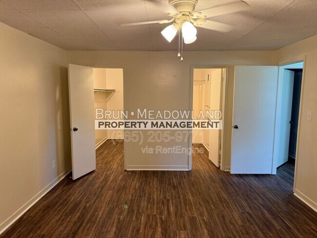 Building Photo - 1921 Meadowland Ln