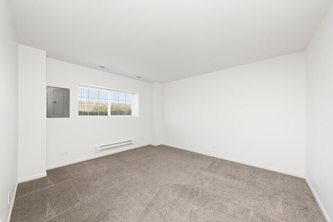 Building Photo - 2307 Upland Rd