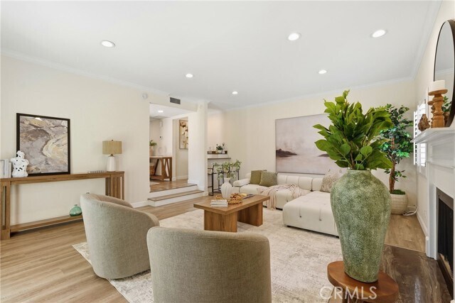 Building Photo - 1433 S Beverly Dr
