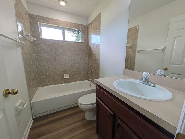Building Photo - 130 Plantation Point Dr