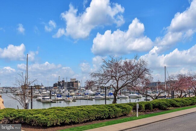 Building Photo - 1236 Harbor Island Walk