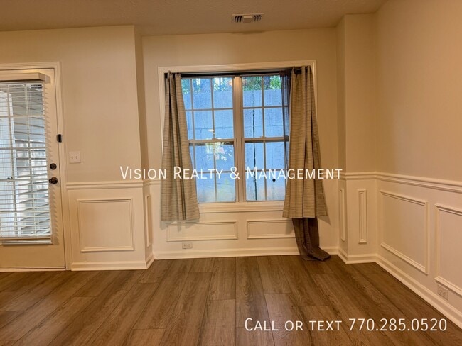 Building Photo - 2084 Manhattan Pkwy