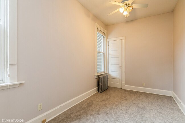 Building Photo - 3722 N Bosworth Ave