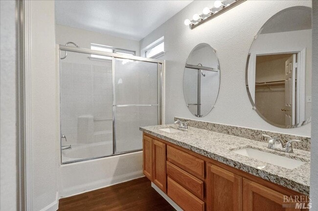 Building Photo - Architectural delight! Shows like a model! 4 bedrooms, 2 full baths.