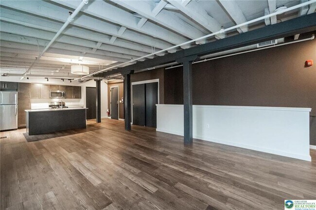 Building Photo - 107 Hamilton St