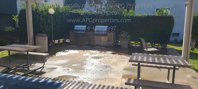 Building Photo - 1311 Caminito Gabaldon