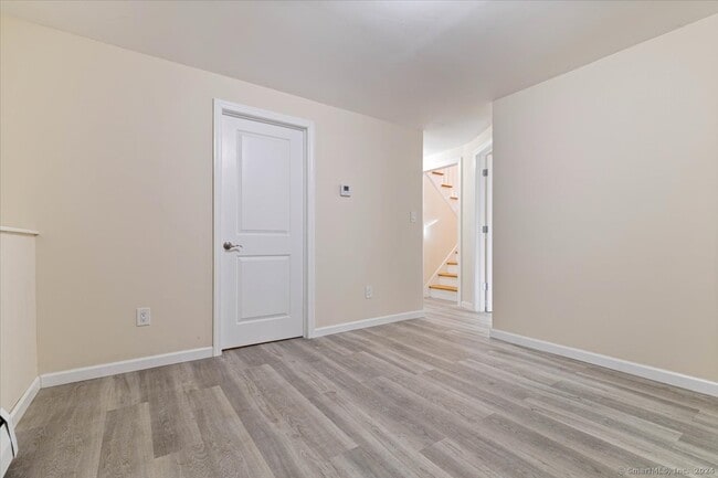 Building Photo - 3 Alscot Dr