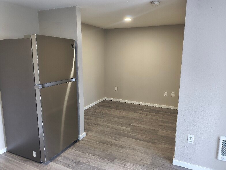 Building Photo - 9035 SE Division St