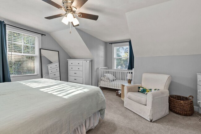 Building Photo - Furnished 4 bedroom Near NOB