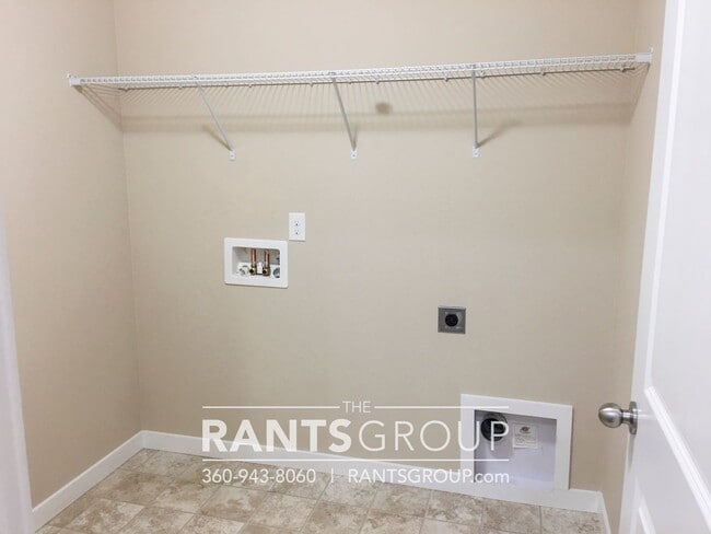 Building Photo - Spacious and Bright 4-bed, 2.5-bath home in The Preserve Available mid-April!