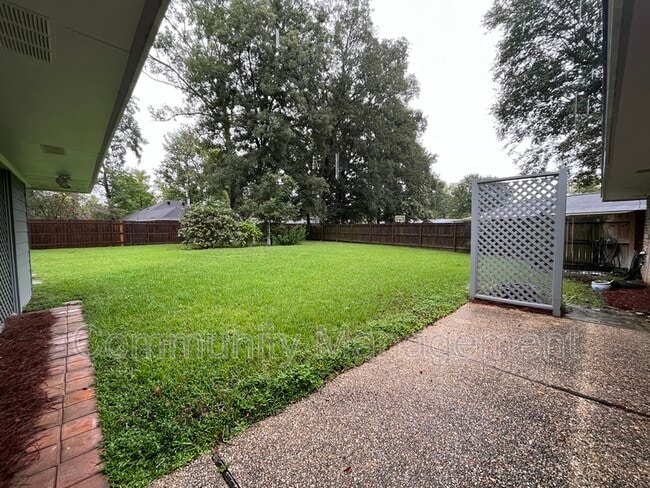 Building Photo - 13741 Willowridge Ave