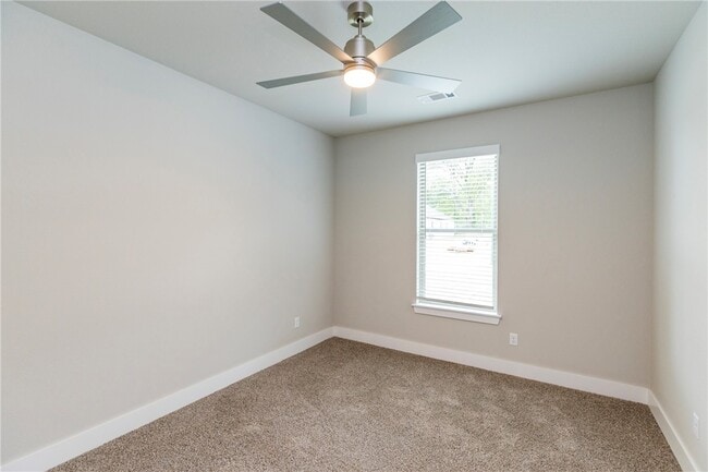 Building Photo - 2105 Chanae St