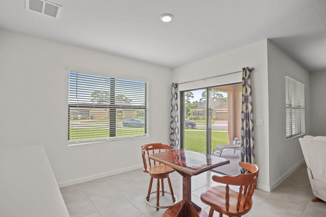 Building Photo - 922 Remington Green Dr SE