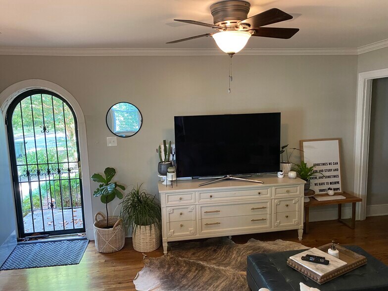 Building Photo - 2628 Union Ave