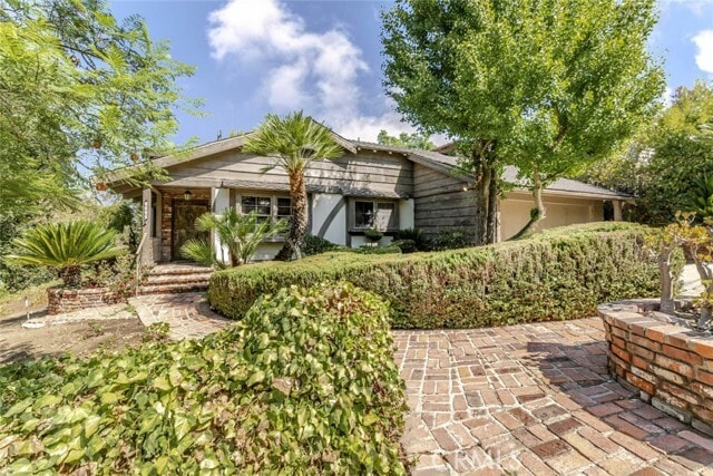 Primary Photo - 3853 Eureka Dr