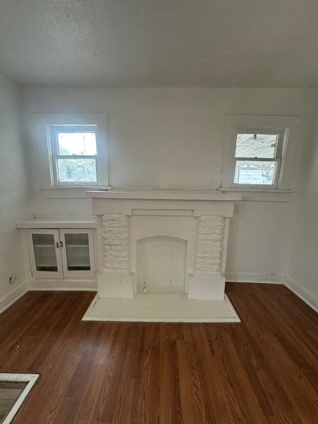 Building Photo - Cute 2 bed 1 bath Home