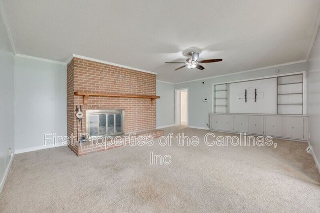 Building Photo - 1003 Chesterfield Ave
