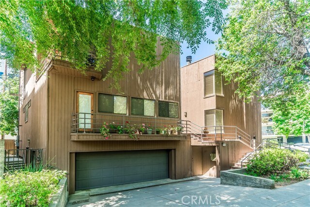 Building Photo - 13236 Valleyheart Dr