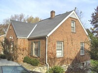 Building Photo - 1011 Draper Rd SW
