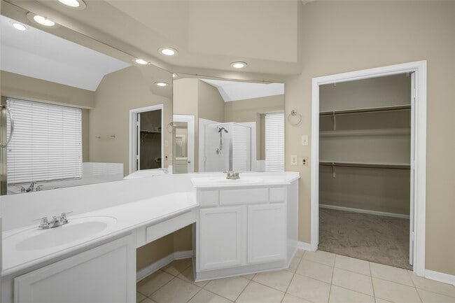 Building Photo - 4130 Midstream Dr