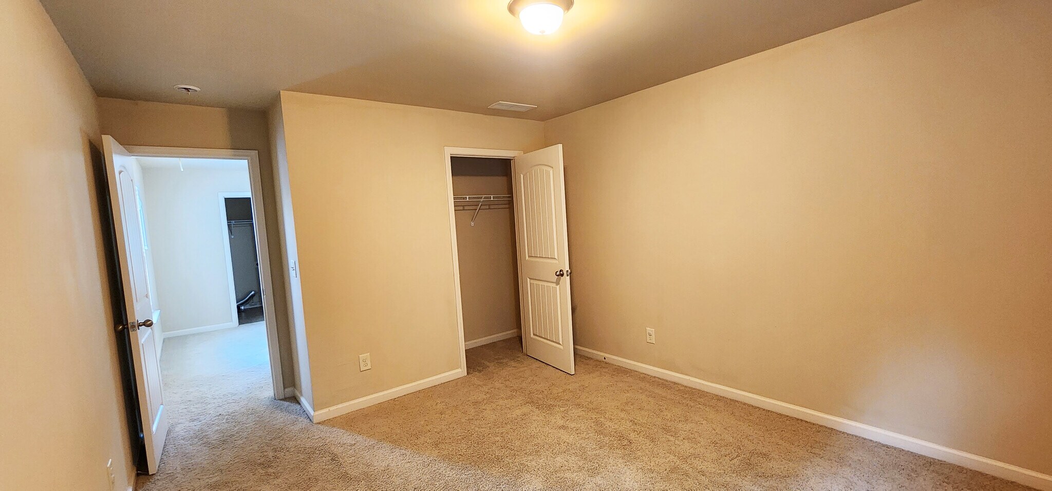 Building Photo - 119 Gloster Park Ct