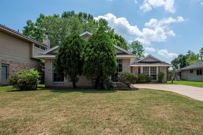 Building Photo - 4035 Green Crest Dr
