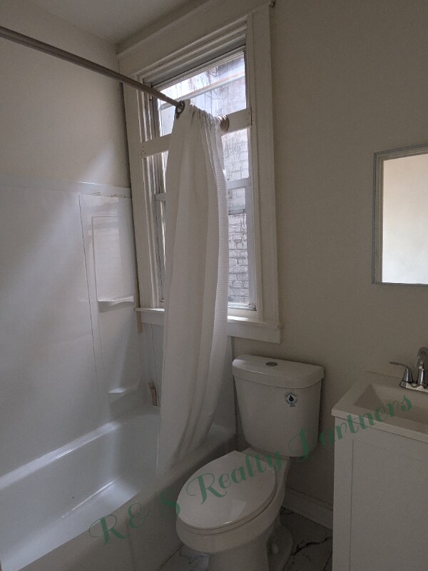 Building Photo - 2211 Penrose Ave