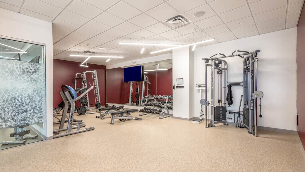 Building Photo - 25 Crescent St