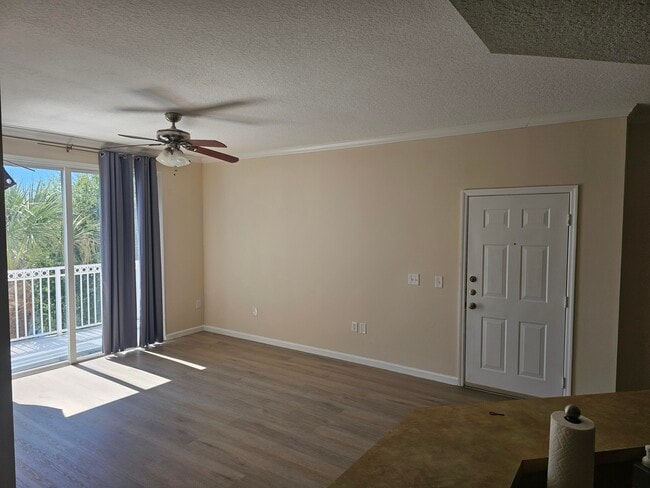 Building Photo - 8308 Myrtlewood Cir W