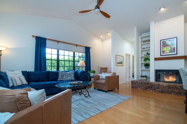 Building Photo - Palm Aire Fully Furnished Rental