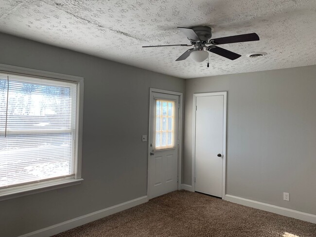 Building Photo - One Level House in Altavista