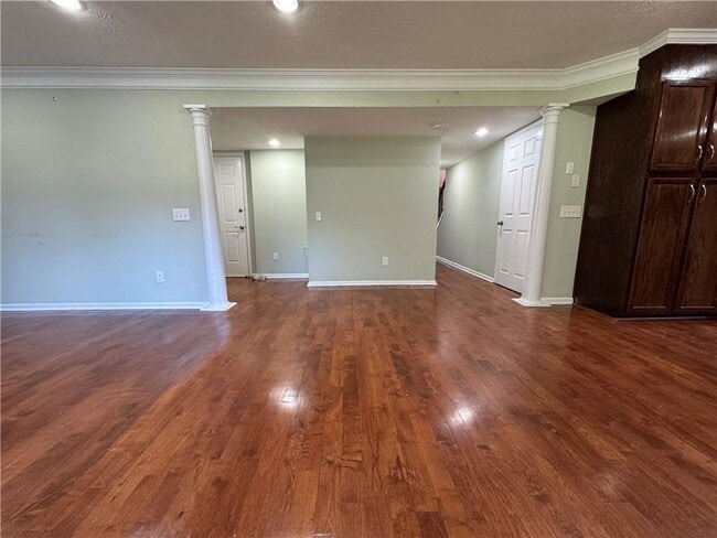 Building Photo - 4895 Evergreen Valley Way