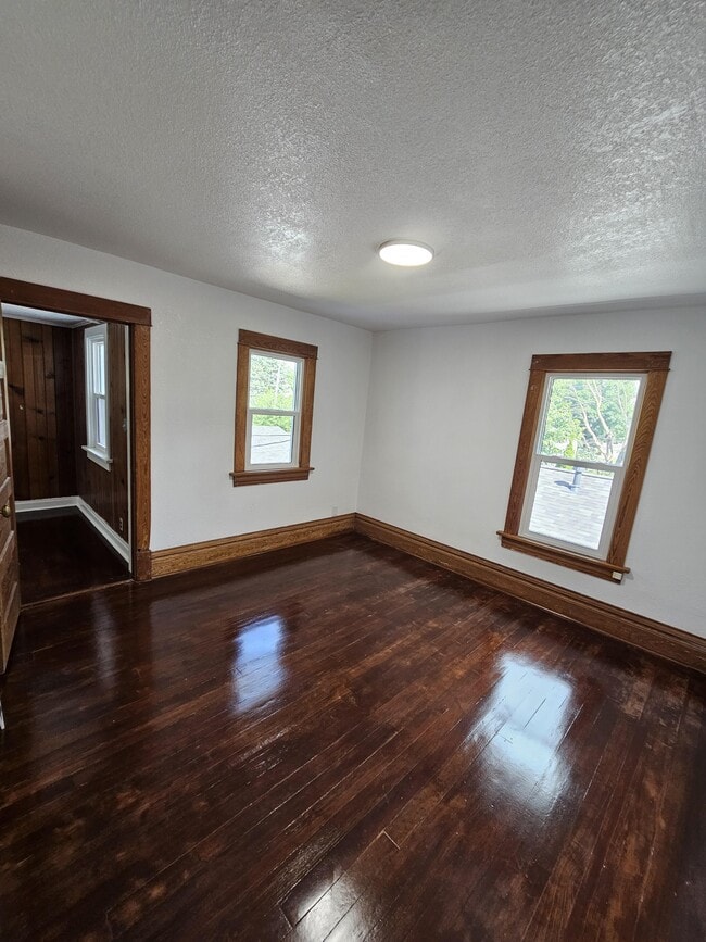 Building Photo - 311 Locust St