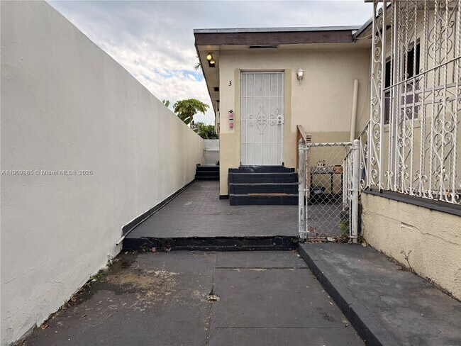 Building Photo - 2412 NW 34th St