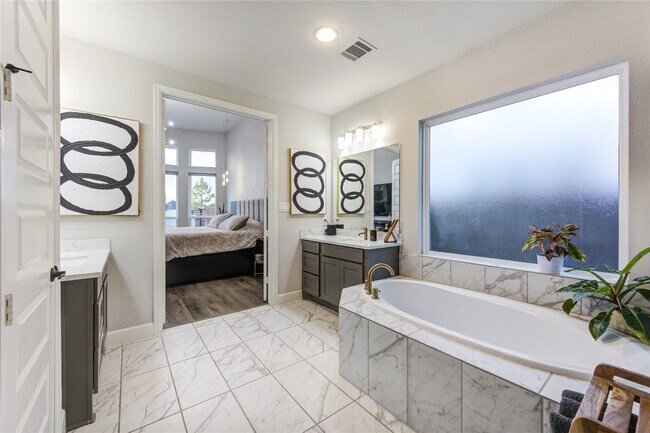 Building Photo - 1815 Longcroft Ln