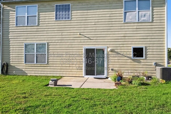 Building Photo - 2714 Aldergrove Rd