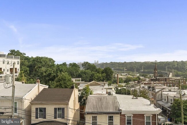 Building Photo - 240 Hermitage St