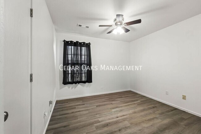 Building Photo - 1290 Dove Loop