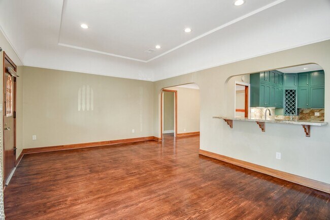 Building Photo - 4725 Kensington Dr