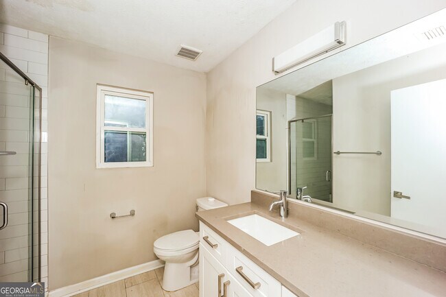 Building Photo - 4433 Woodbank Ln