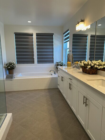 Building Photo - 8005 Chalet Ln