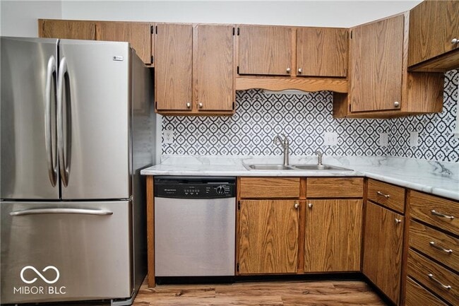 Building Photo - 802 Westridge N Dr