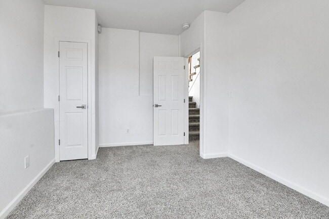 Building Photo - $2,450.00, 3-bed, 2-bath, located in Denver.