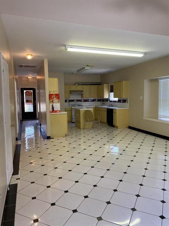 Building Photo - 11830 Meadow Pl Dr