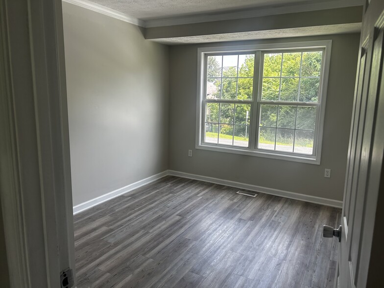 Building Photo - 77 Burdette Dr