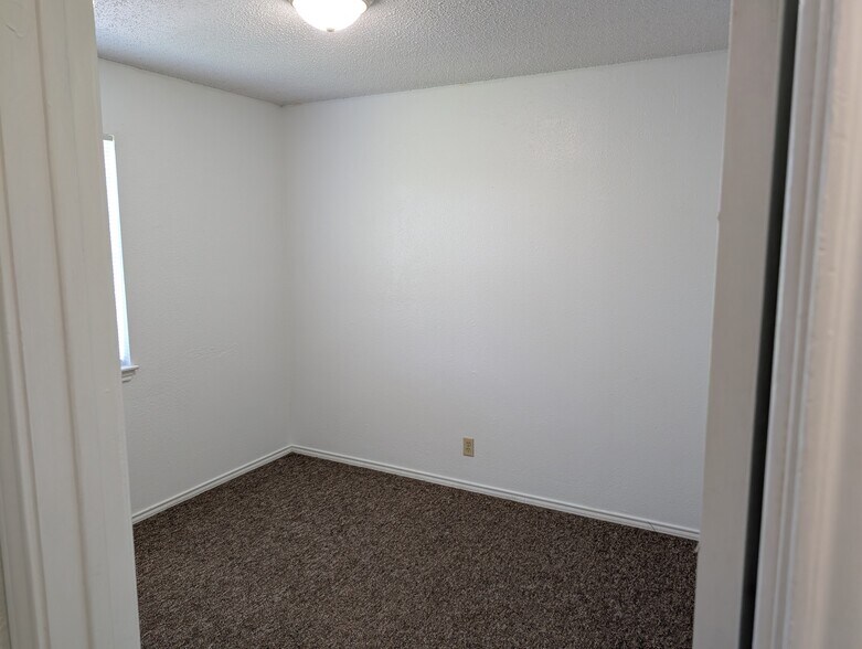 Building Photo - 1019 Burkett St