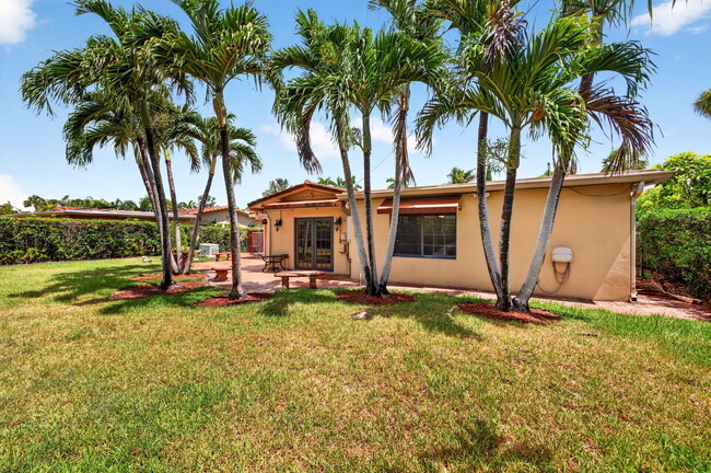 Building Photo - 2060 Tropic Isle