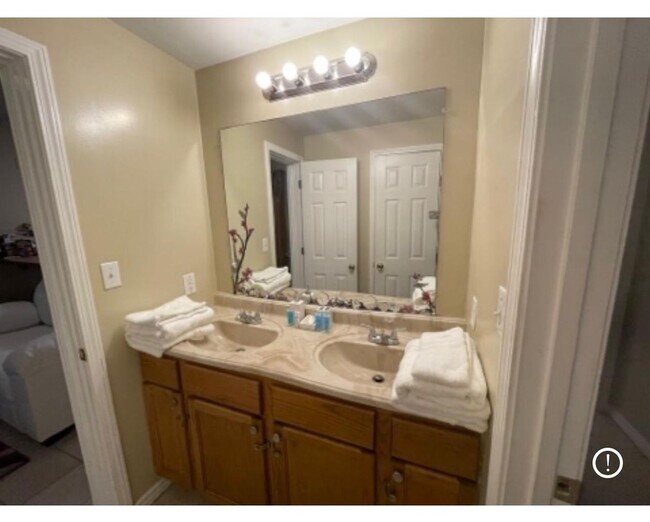 Building Photo - 3 Bedroom Single Family Home in Herndon