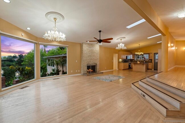 Building Photo - 6430 La Jolla Scenic S Dr