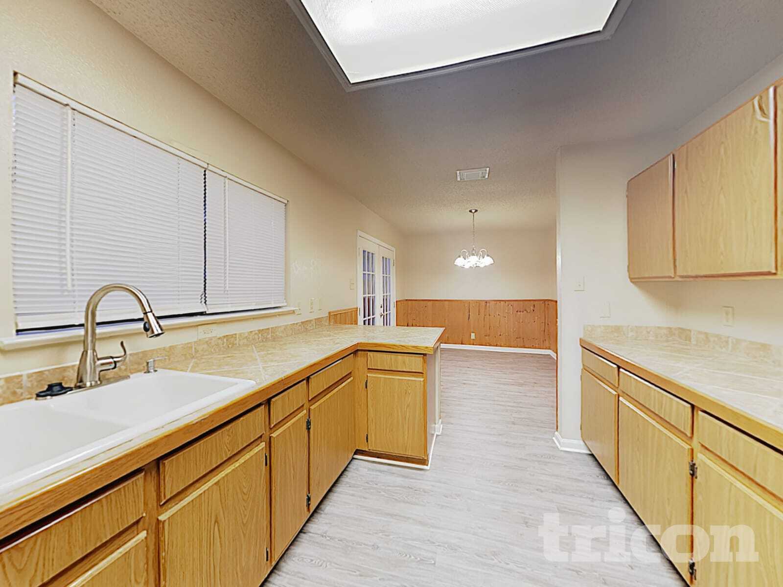 Building Photo - 7511 Micron Dr